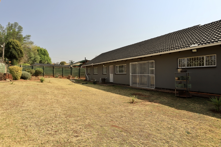 3 Bedroom Property for Sale in Wilro Park Gauteng