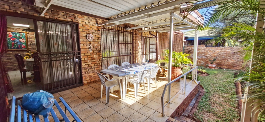 3 Bedroom Property for Sale in Magalieskruin Gauteng