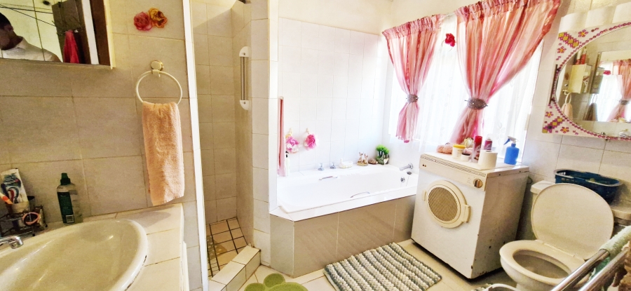 3 Bedroom Property for Sale in Magalieskruin Gauteng
