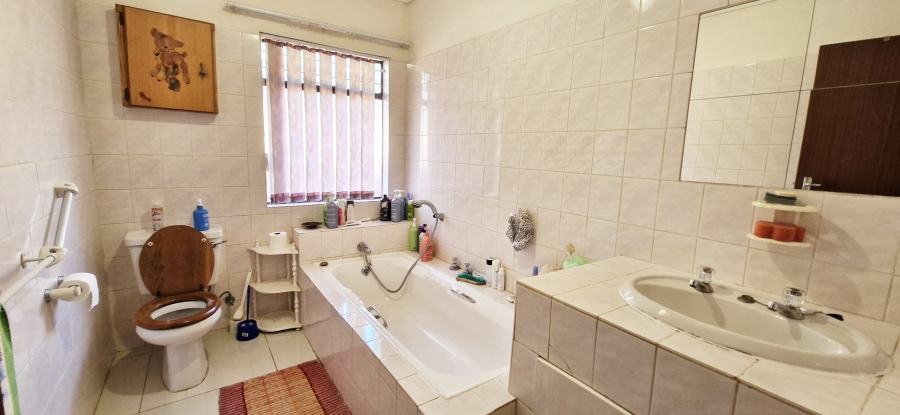 3 Bedroom Property for Sale in Magalieskruin Gauteng