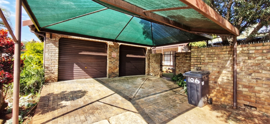3 Bedroom Property for Sale in Magalieskruin Gauteng