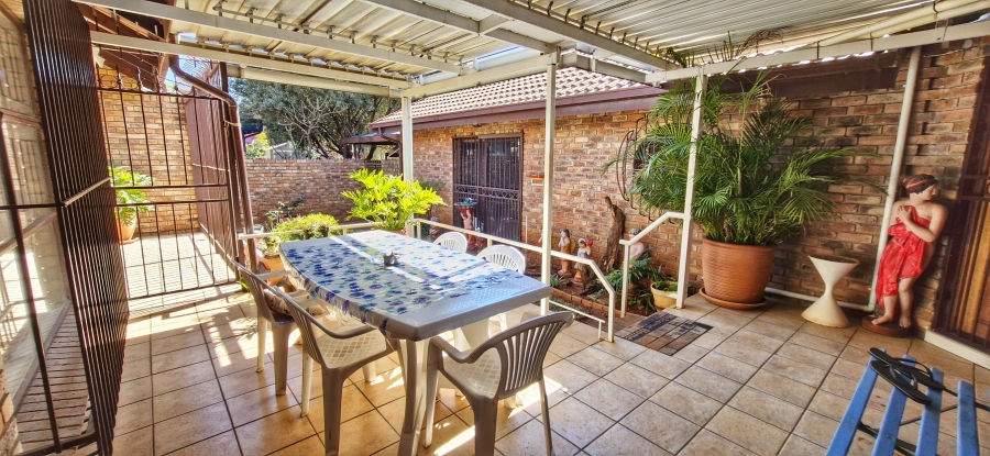 3 Bedroom Property for Sale in Magalieskruin Gauteng