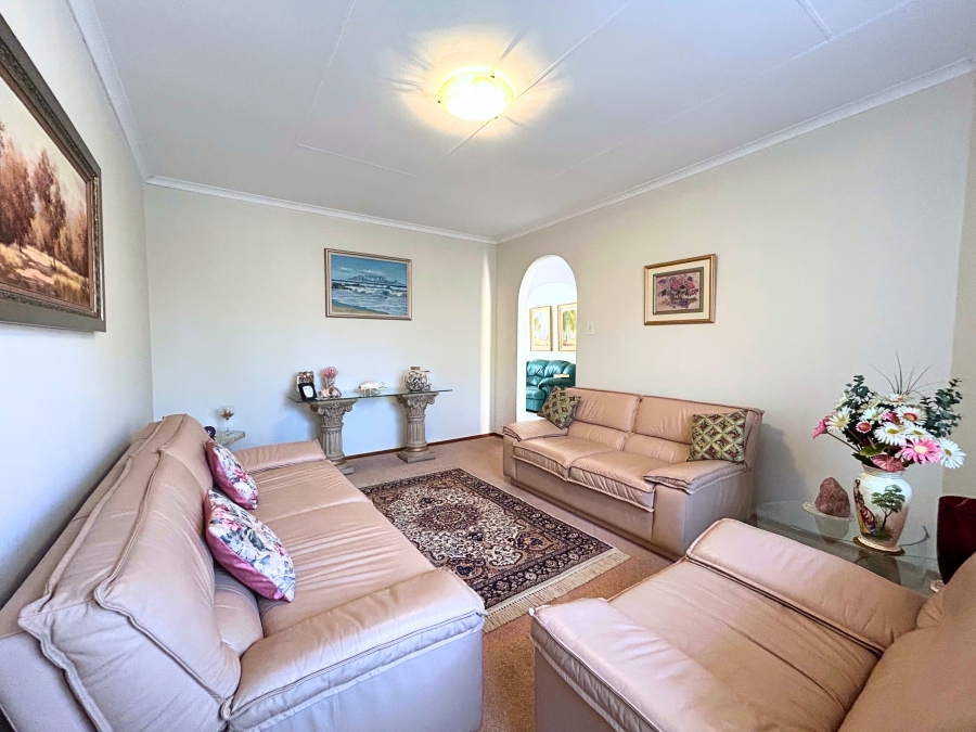3 Bedroom Property for Sale in Eldoraigne Gauteng