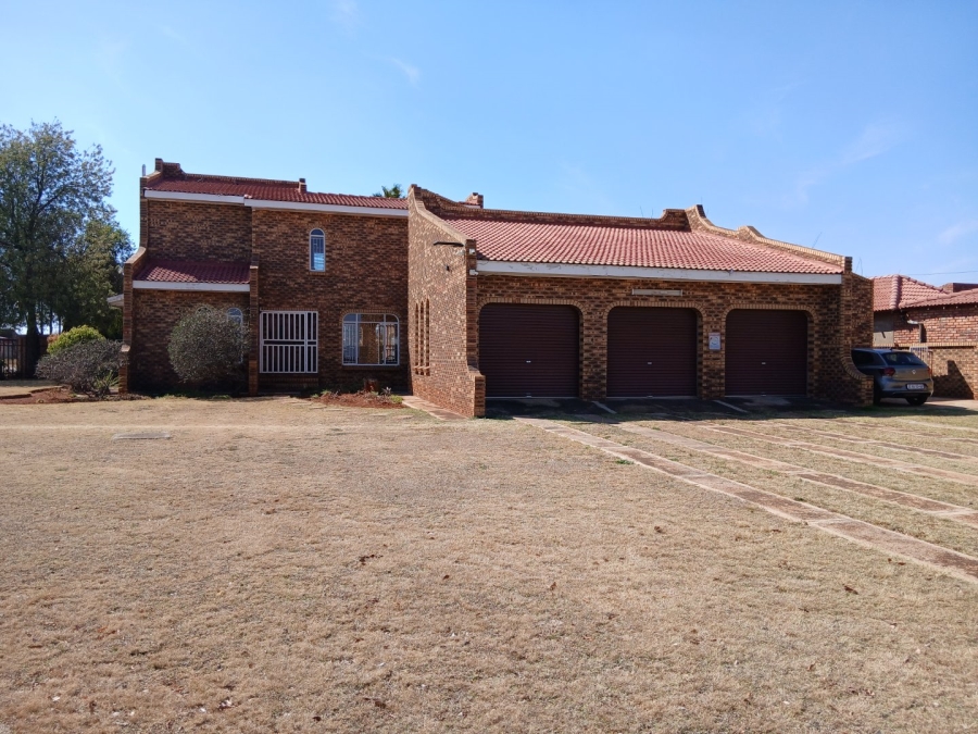 5 Bedroom Property for Sale in Welverdiend Gauteng