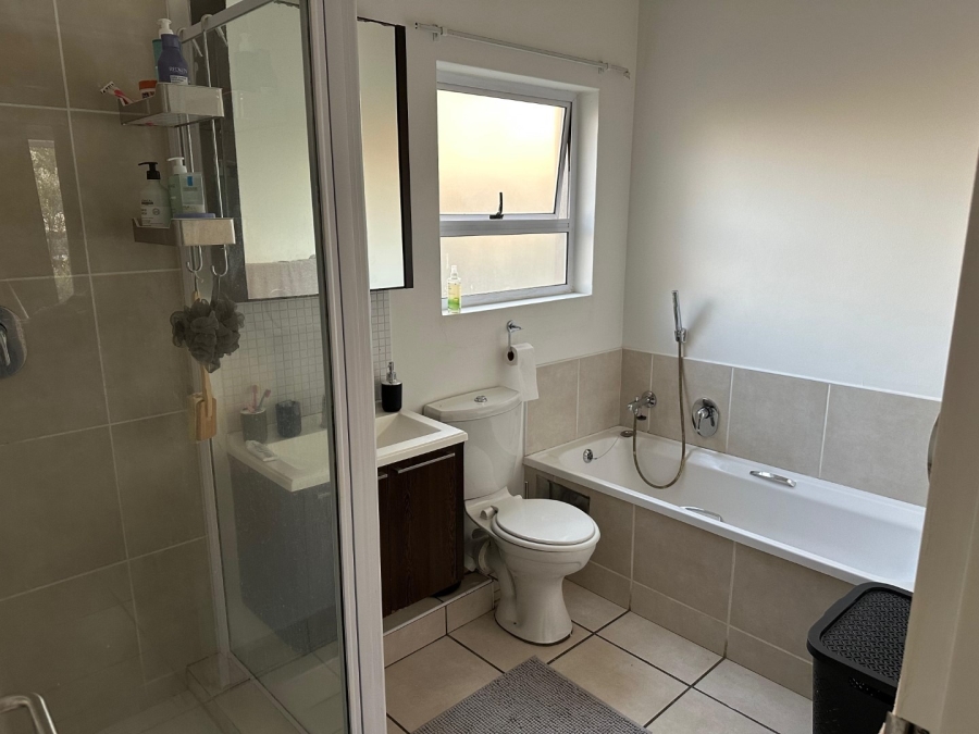 1 Bedroom Property for Sale in Bryanston Gauteng