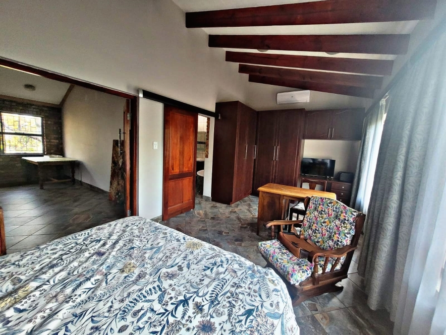 5 Bedroom Property for Sale in Faerie Glen Gauteng