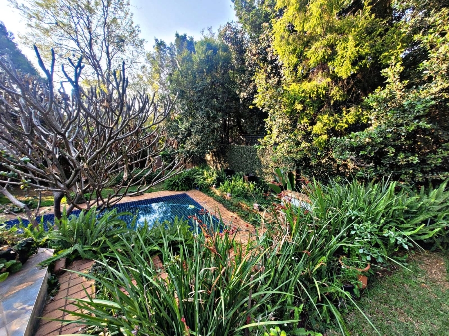 5 Bedroom Property for Sale in Faerie Glen Gauteng