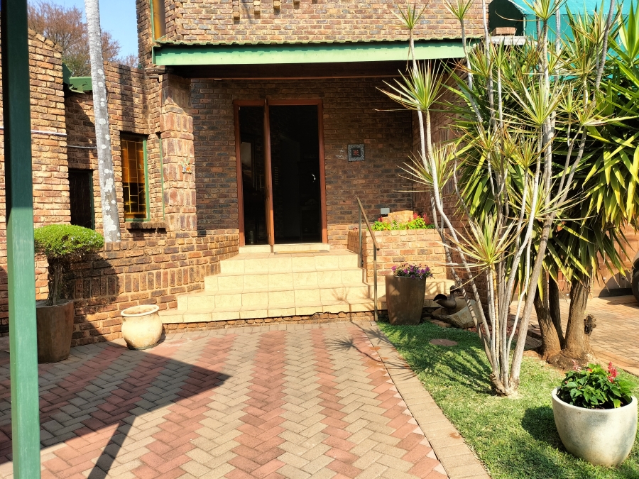 4 Bedroom Property for Sale in Ninapark Gauteng