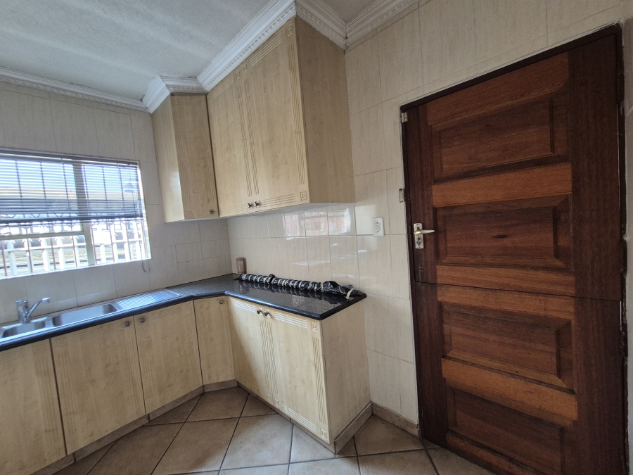 To Let 4 Bedroom Property for Rent in Dalpark Gauteng