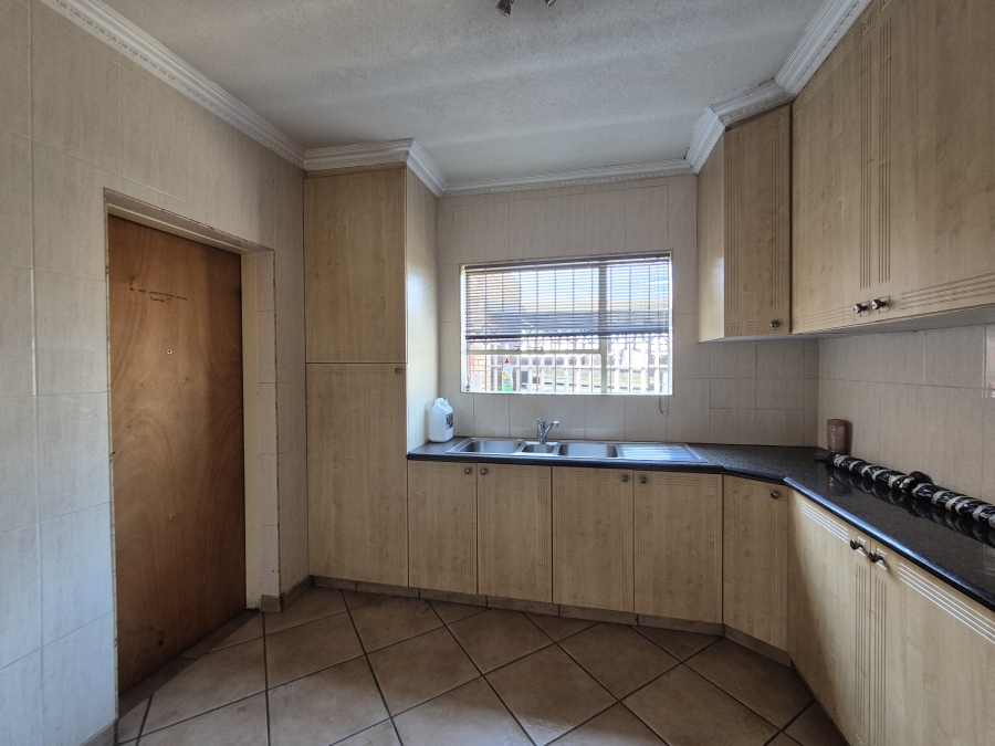 To Let 4 Bedroom Property for Rent in Dalpark Gauteng