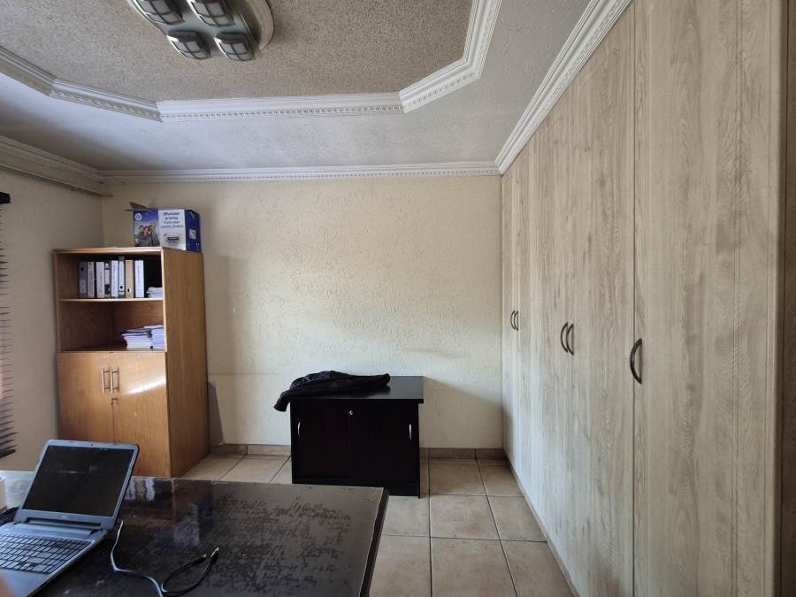 To Let 4 Bedroom Property for Rent in Dalpark Gauteng