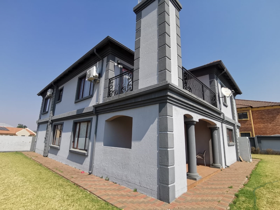 3 Bedroom Property for Sale in Helderwyk Gauteng