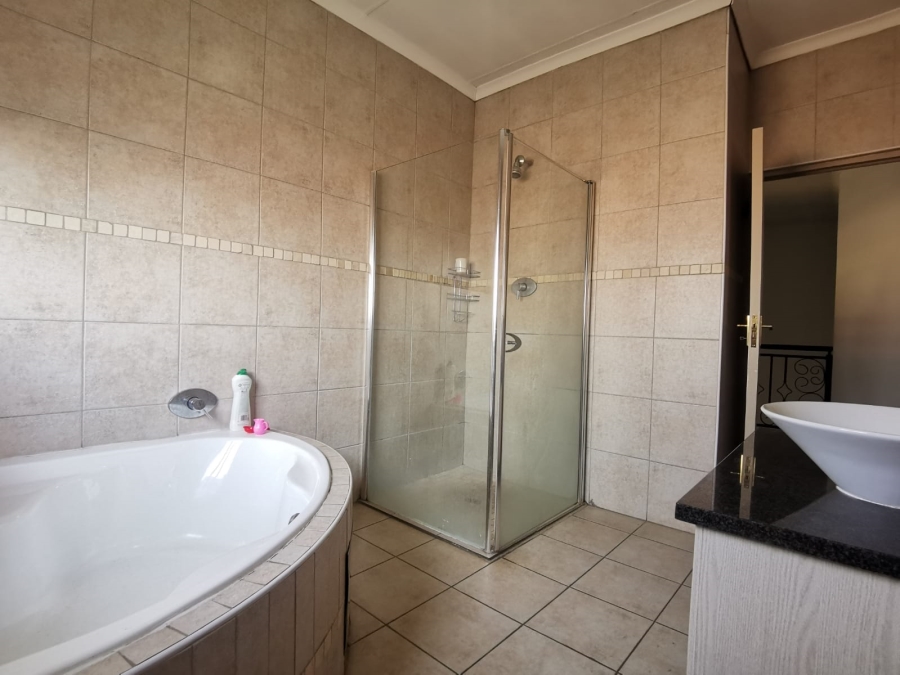 3 Bedroom Property for Sale in Helderwyk Gauteng