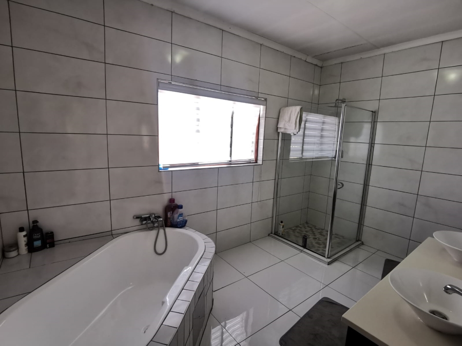 3 Bedroom Property for Sale in Helderwyk Gauteng