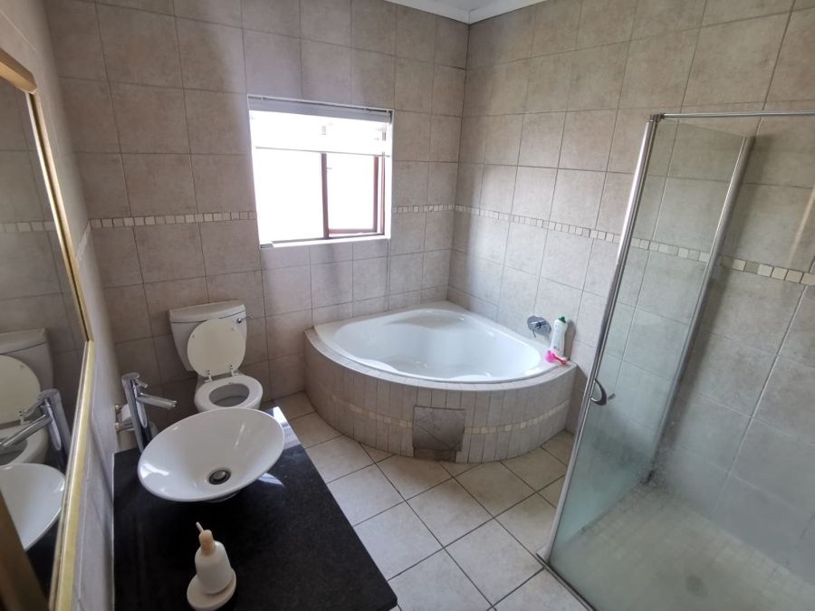 3 Bedroom Property for Sale in Helderwyk Gauteng