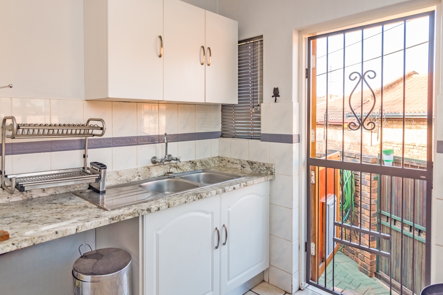 3 Bedroom Property for Sale in Hennopspark Gauteng
