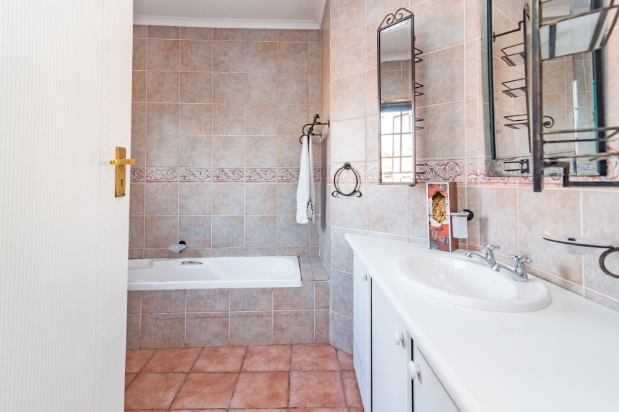 3 Bedroom Property for Sale in Hennopspark Gauteng