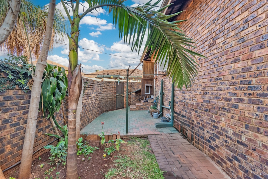 3 Bedroom Property for Sale in Hennopspark Gauteng