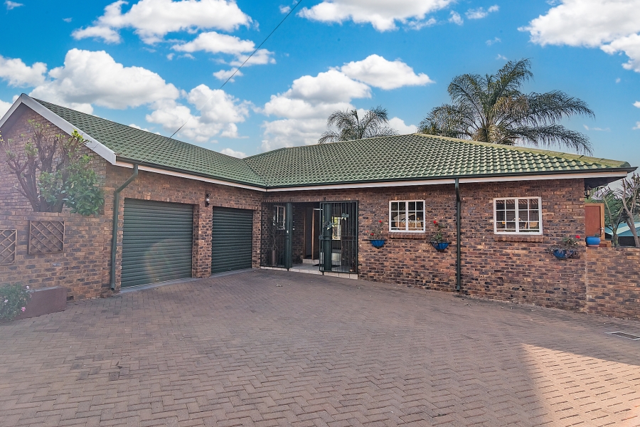 3 Bedroom Property for Sale in Hennopspark Gauteng