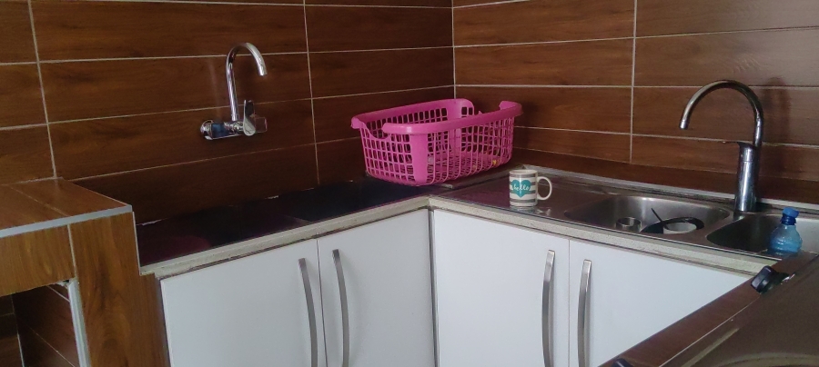 5 Bedroom Property for Sale in Winchester Hills Gauteng