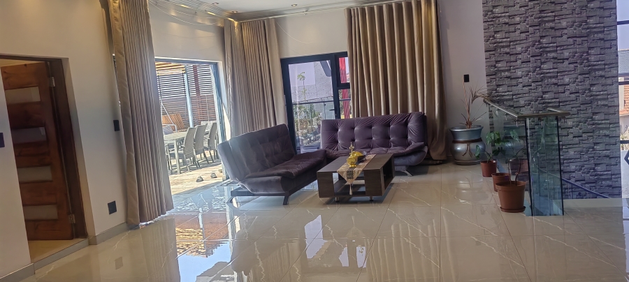 5 Bedroom Property for Sale in Winchester Hills Gauteng