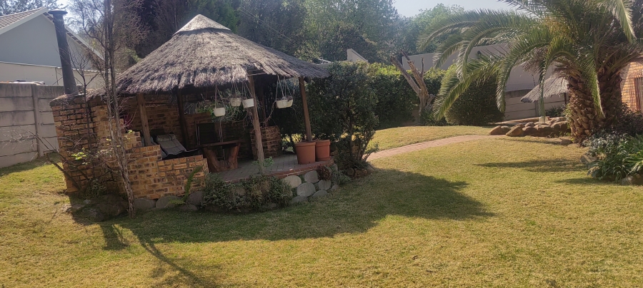 3 Bedroom Property for Sale in Mulbarton Gauteng