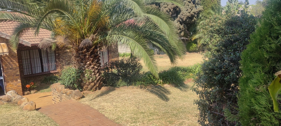 3 Bedroom Property for Sale in Mulbarton Gauteng