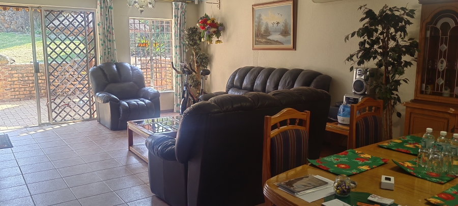 3 Bedroom Property for Sale in Mulbarton Gauteng