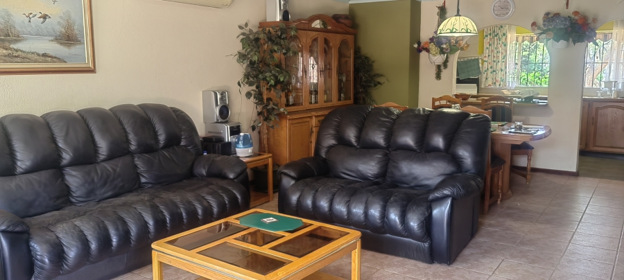 3 Bedroom Property for Sale in Mulbarton Gauteng