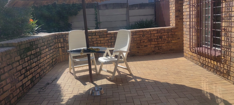 3 Bedroom Property for Sale in Mulbarton Gauteng