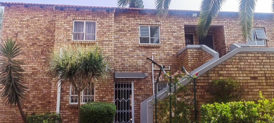 2 Bedroom Property for Sale in Liefde en Vrede Gauteng