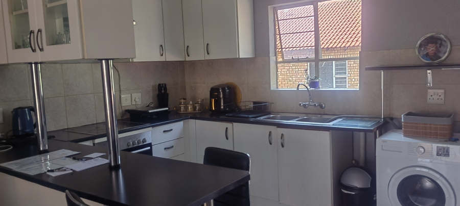 2 Bedroom Property for Sale in Liefde en Vrede Gauteng