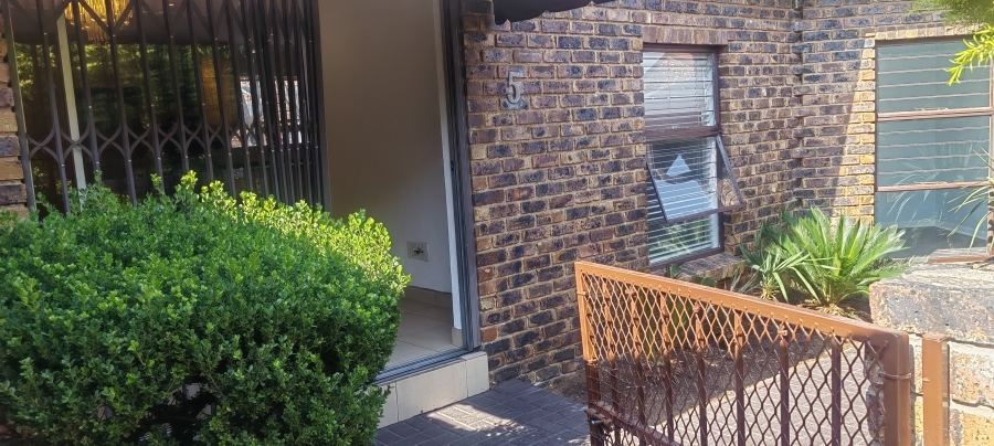 3 Bedroom Property for Sale in Liefde en Vrede Gauteng