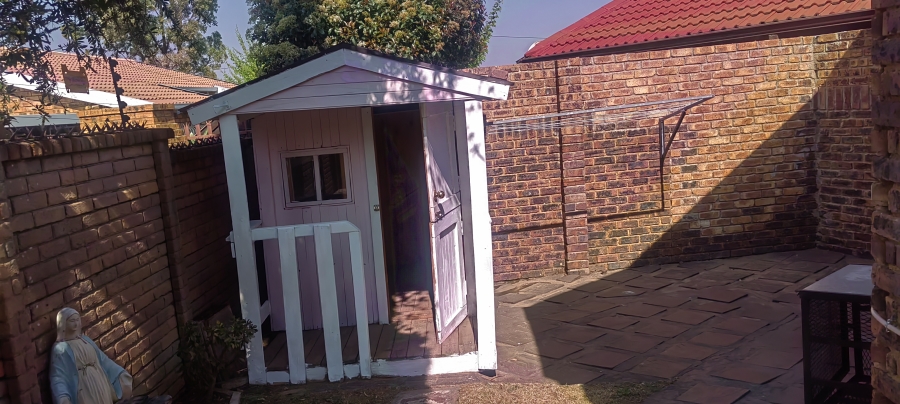 3 Bedroom Property for Sale in Liefde en Vrede Gauteng