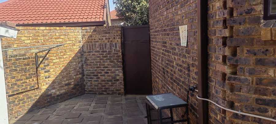 3 Bedroom Property for Sale in Liefde en Vrede Gauteng