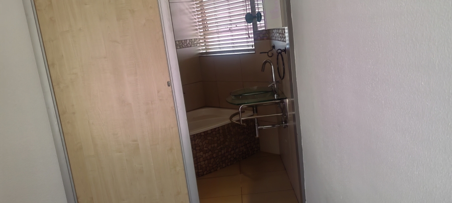 3 Bedroom Property for Sale in Liefde en Vrede Gauteng