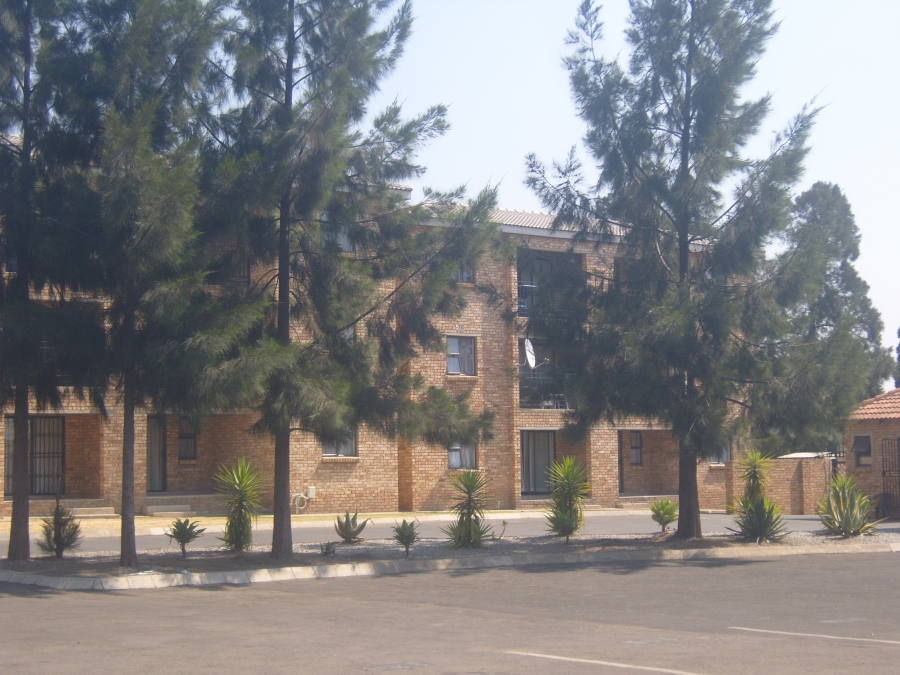 2 Bedroom Property for Sale in Albertsdal Gauteng