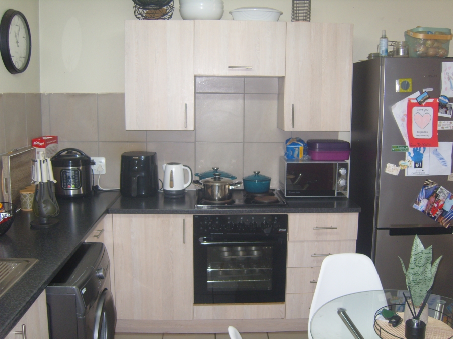 2 Bedroom Property for Sale in Albertsdal Gauteng