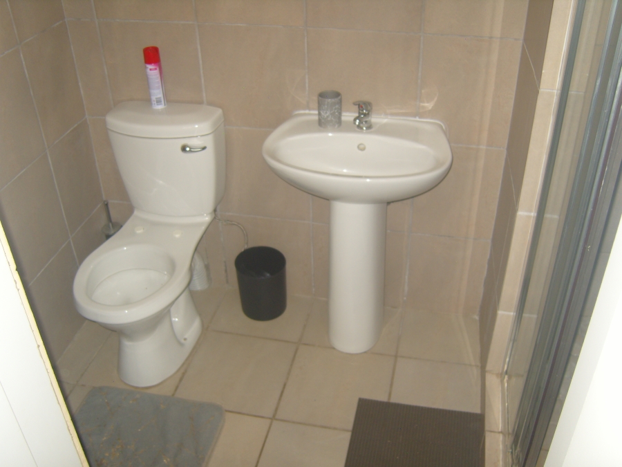 2 Bedroom Property for Sale in Albertsdal Gauteng