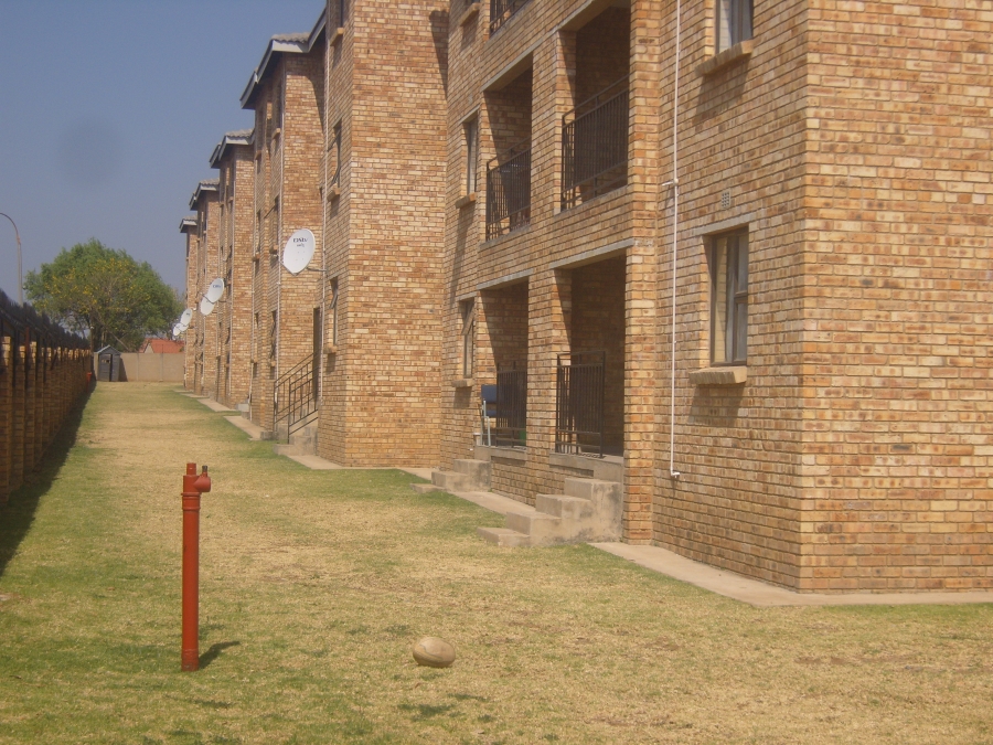 2 Bedroom Property for Sale in Albertsdal Gauteng