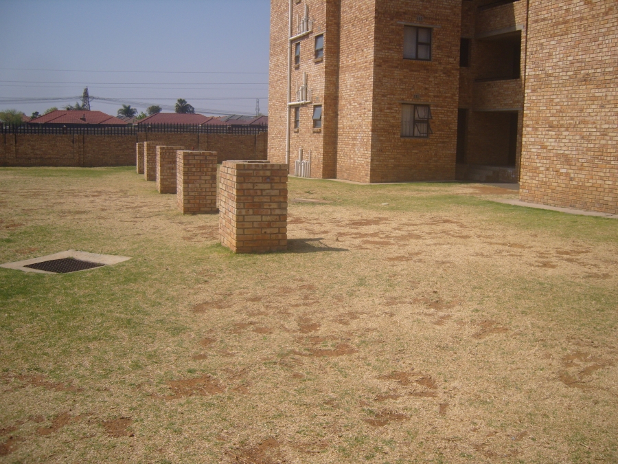 2 Bedroom Property for Sale in Albertsdal Gauteng