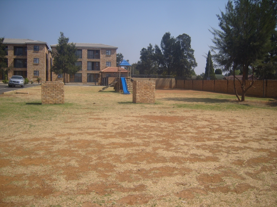 2 Bedroom Property for Sale in Albertsdal Gauteng