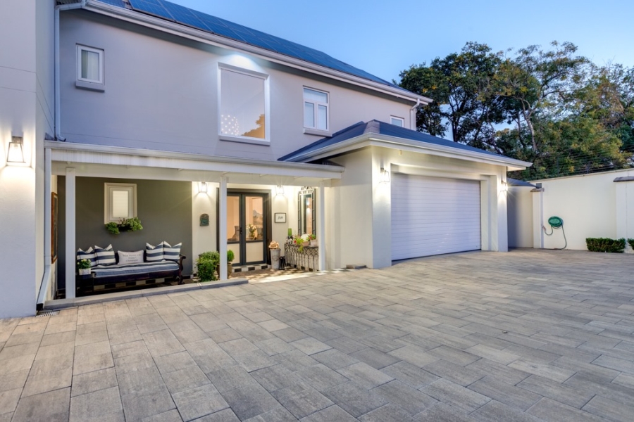 To Let 5 Bedroom Property for Rent in Bryanston Gauteng