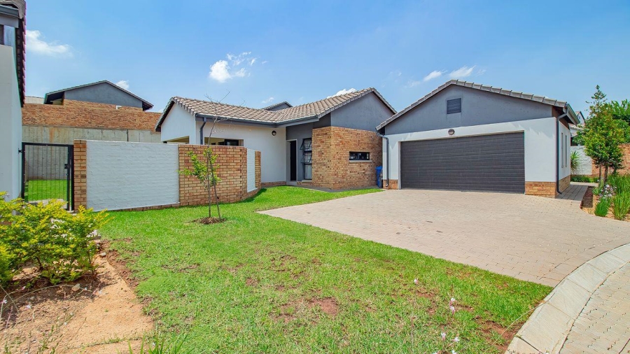 3 Bedroom Property for Sale in Rooihuiskraal North Gauteng