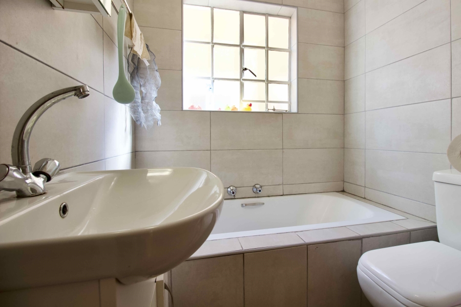 2 Bedroom Property for Sale in Heuwelsig Estate Gauteng