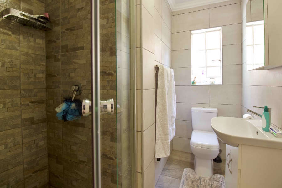 2 Bedroom Property for Sale in Heuwelsig Estate Gauteng