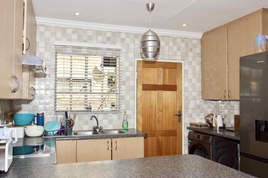 2 Bedroom Property for Sale in Heuwelsig Estate Gauteng