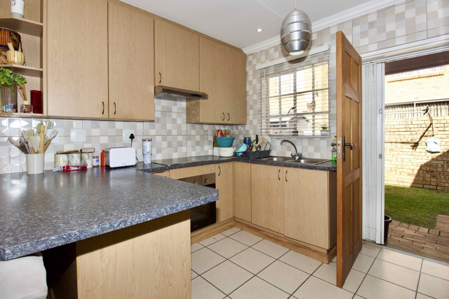 2 Bedroom Property for Sale in Heuwelsig Estate Gauteng