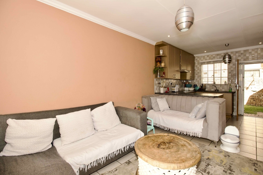 2 Bedroom Property for Sale in Heuwelsig Estate Gauteng