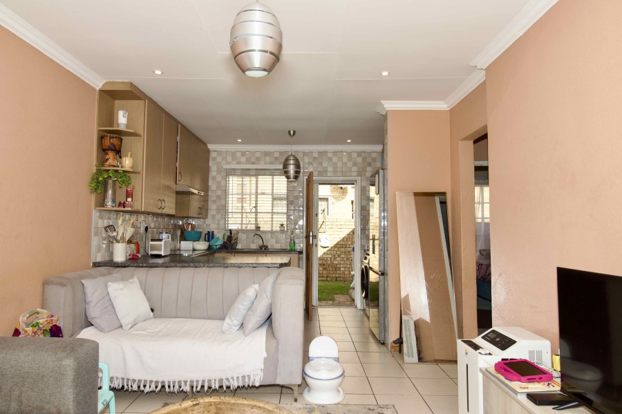 2 Bedroom Property for Sale in Heuwelsig Estate Gauteng